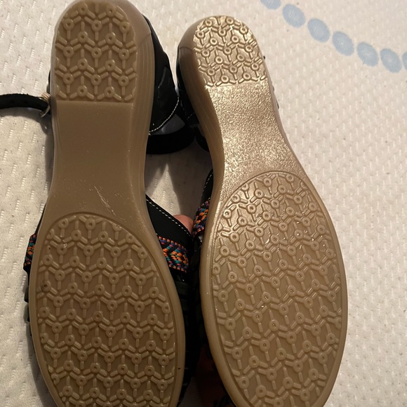 Sandals - Picture 3 of 3